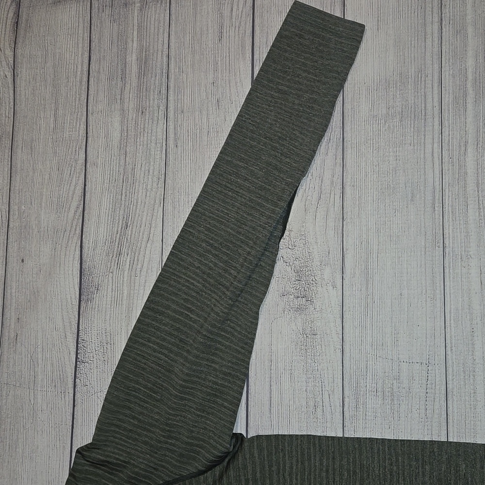 Lululemon Men's Metal Vent Tech 1/2 Zip 2.0 Rosemary Green/Smoked Spruce Size M - Picture 5 of 7